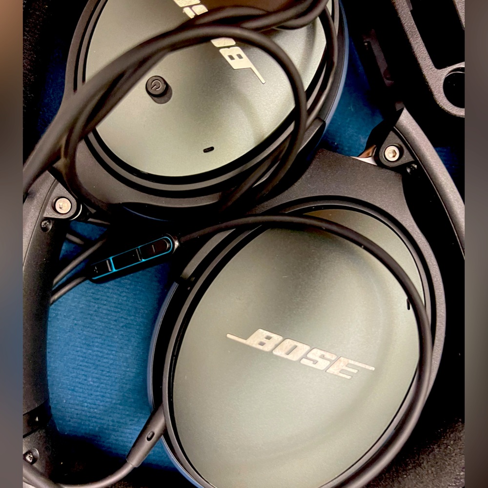 Bose noise cancelling wired headphones